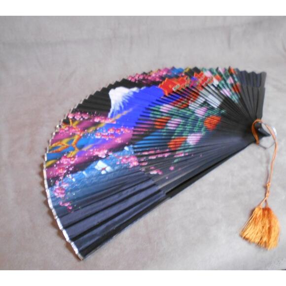 Japanese Folding Hand Fan Mount Fuji Cherry Blossoms Pagoda Hand Painted - Picture 3 of 9
